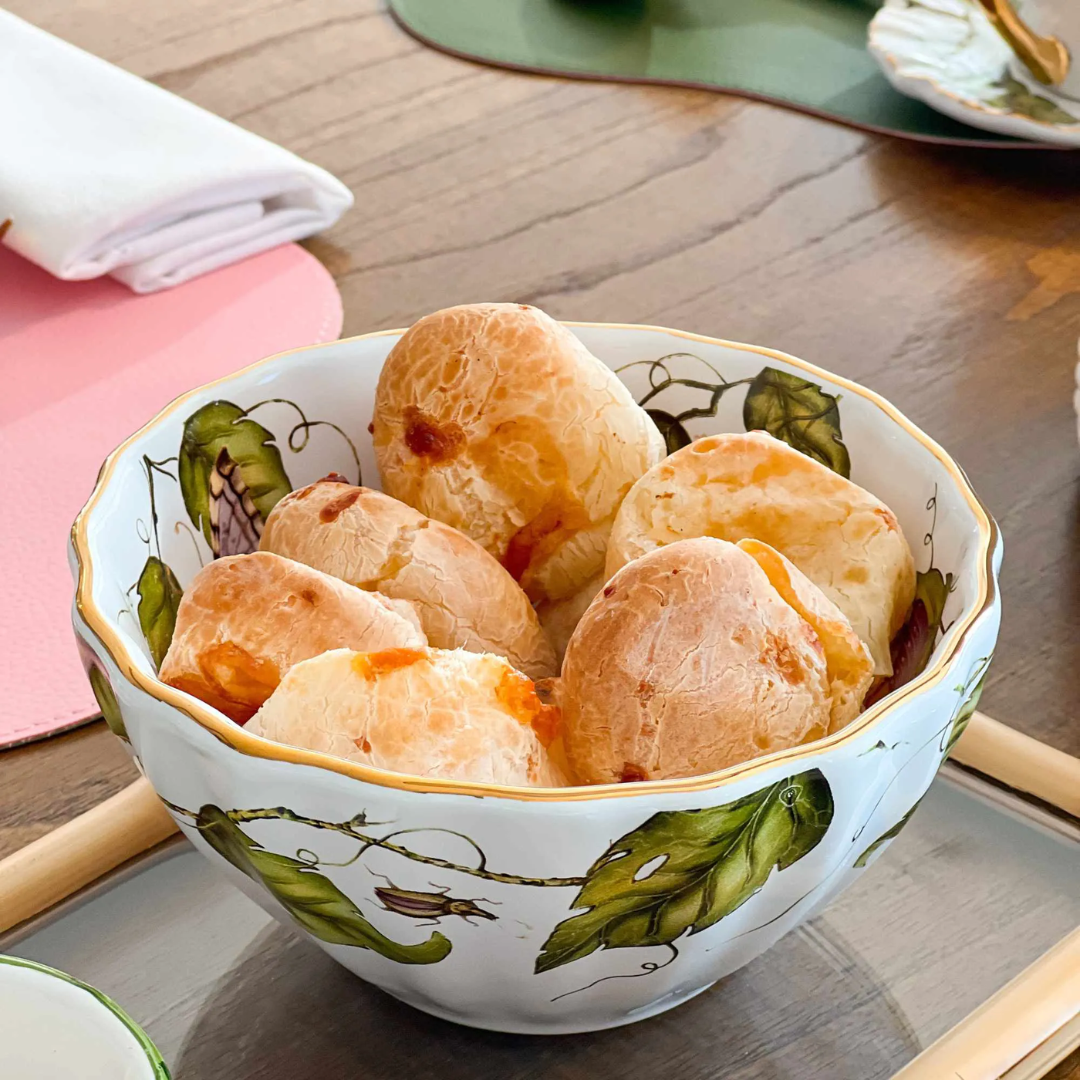Bowl de cerâmica da linha Botanique, com estampa delicada de folha e capacidade de 550ml.