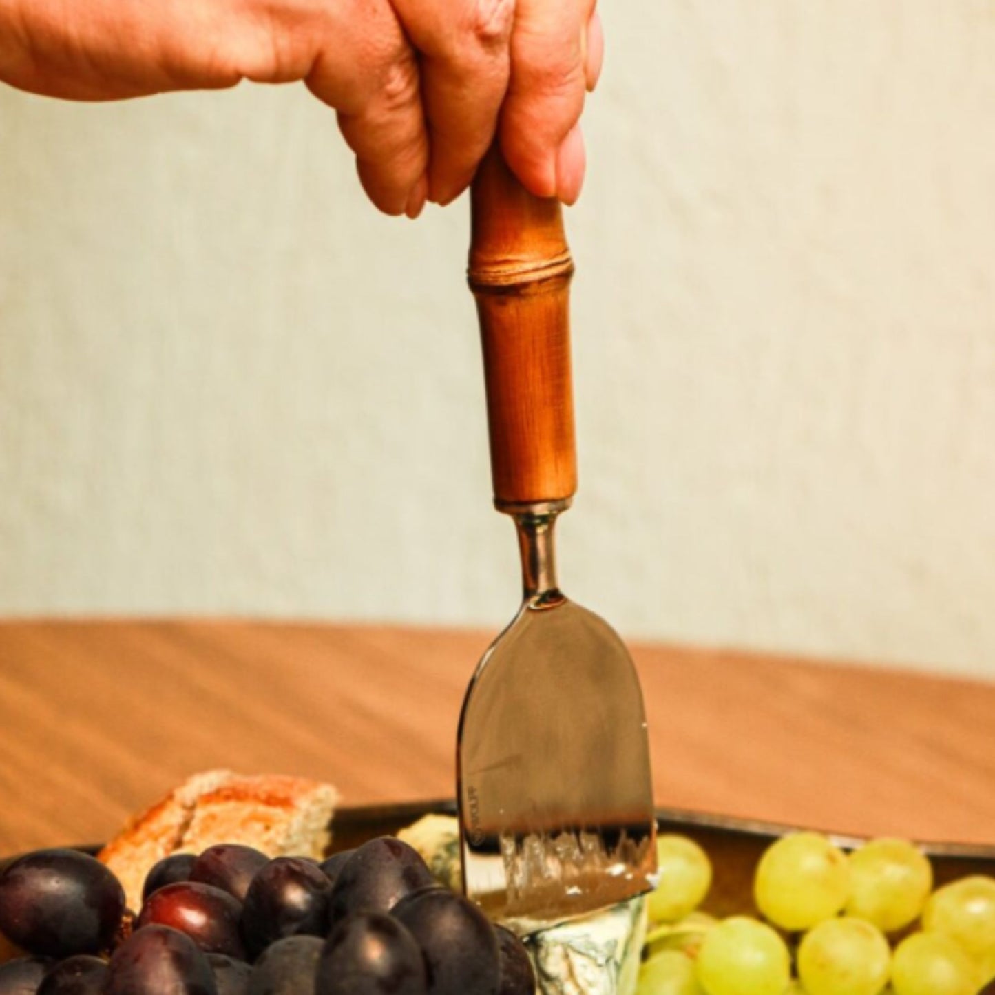 Conjunto 3 Peças p/ Queijo - Aço Inox c/ Cabo de Bambu