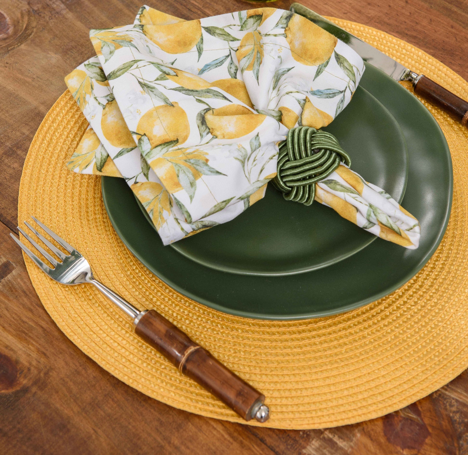 Guardanapo de tecido 100% algodão, com 45x45cm e estampa de limão siciliano.